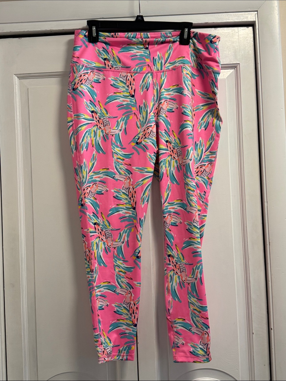crown & ivy Pink Tropical Print High-Waist Leggings